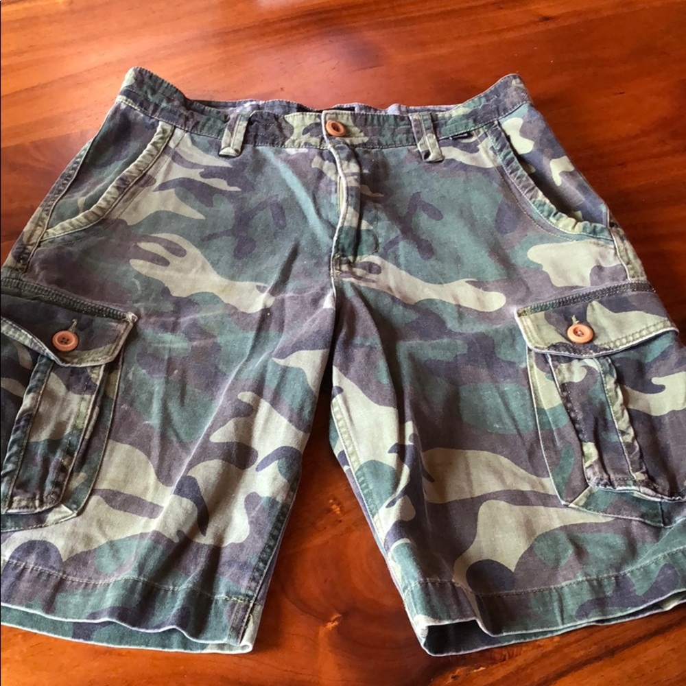 Hurley cargo camo Shorts 32